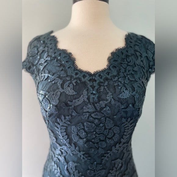 Tadashi Shoji Size 8 Sequin Embroidered Lace Cap Sleeve Dress - Picture 2 of 6